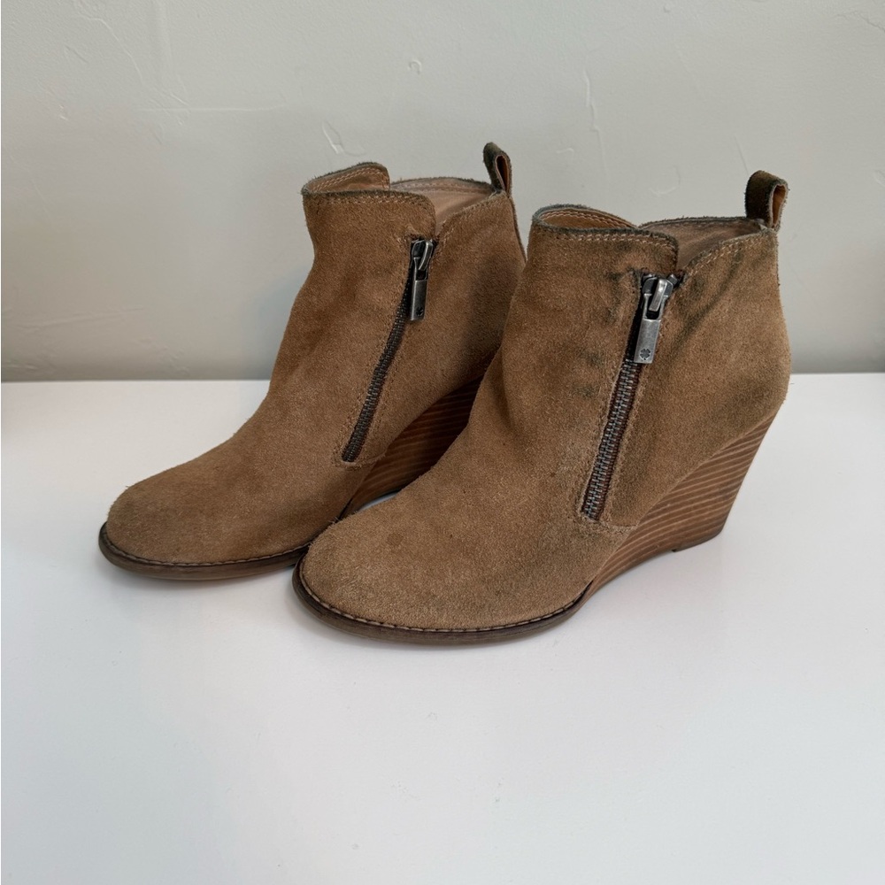 Lucky Brand Tan Suede Wedge Booties Size 5 Double Zip